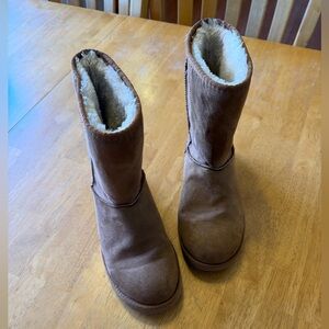 Women's Shearling-Lined Winter Boots